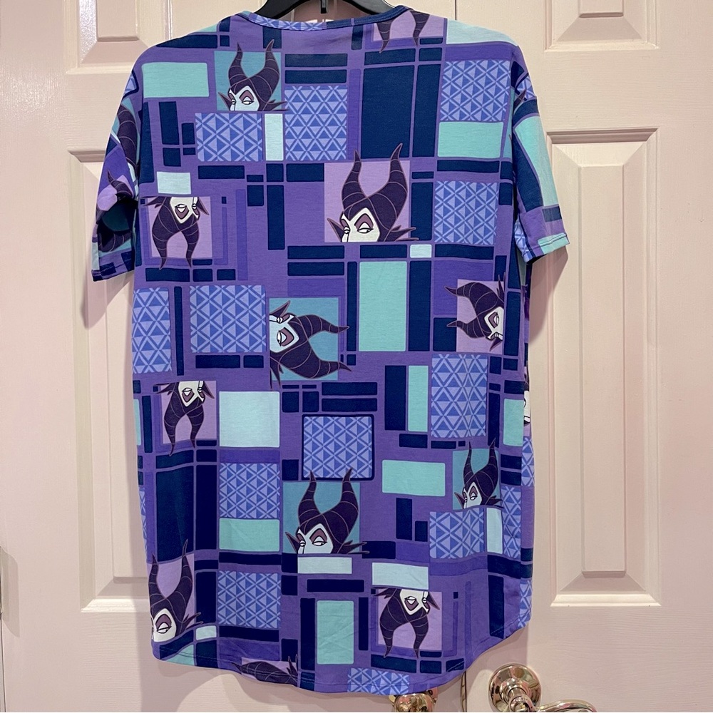 LuLaRoe Disney Maleficent Irma Top Size XS Villians - Picture 4 of 4